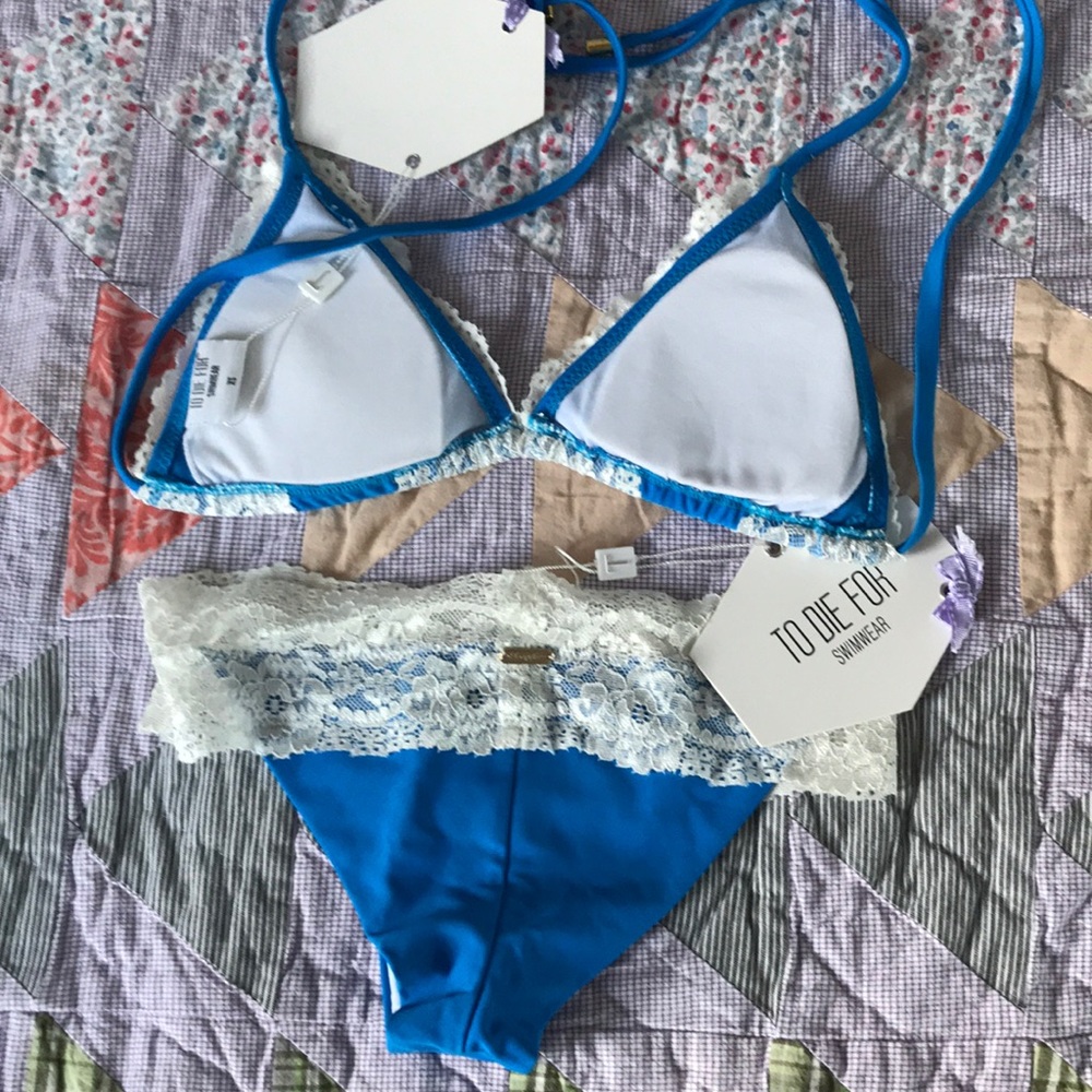 Bikini - Picture 2 of 3